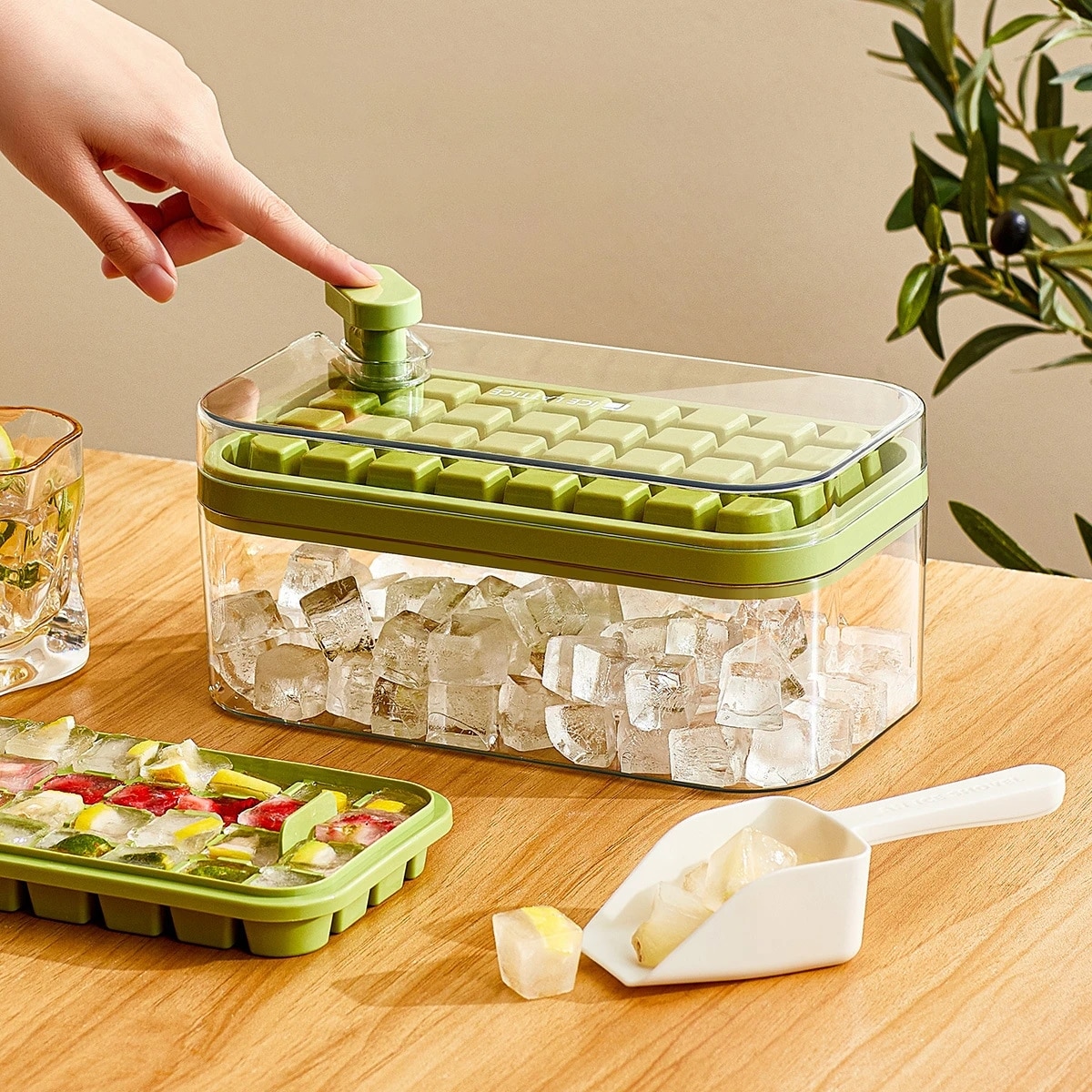 One-button Ice Mold Box